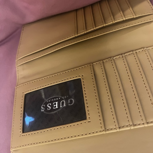Blush / Rose Guess Wallet - Picture 4 of 9